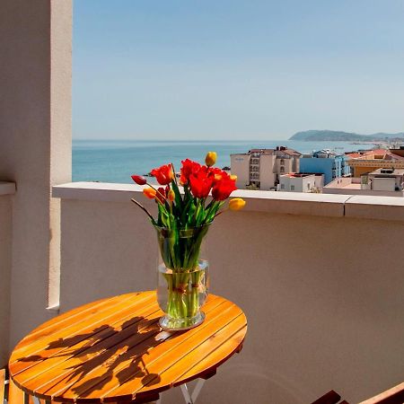 Hotel Alexandra - Beach Front - Healthy Xxl Breakfast & Brunch Until 12 30 - Parking Included Misano Adriatico Bagian luar foto