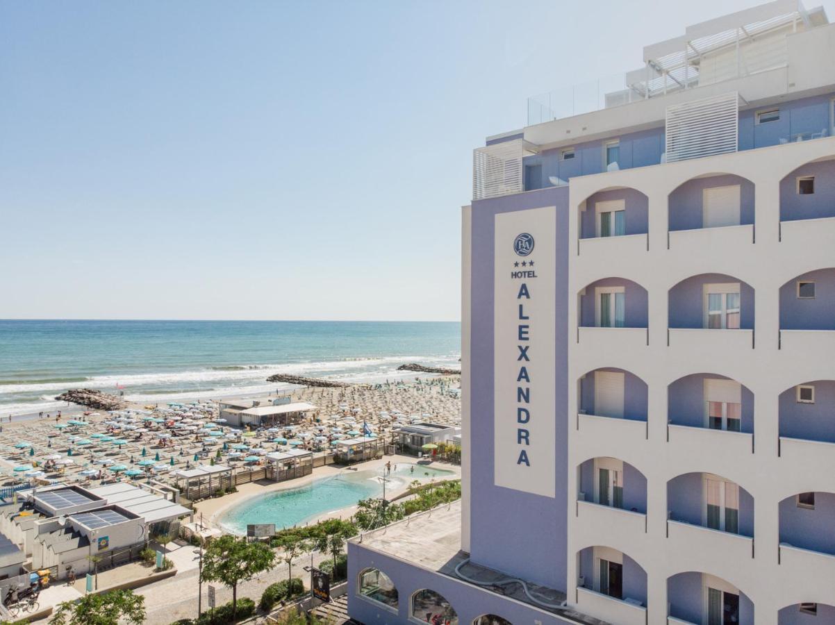 Hotel Alexandra - Beach Front - Healthy Xxl Breakfast & Brunch Until 12 30 - Parking Included Misano Adriatico Bagian luar foto