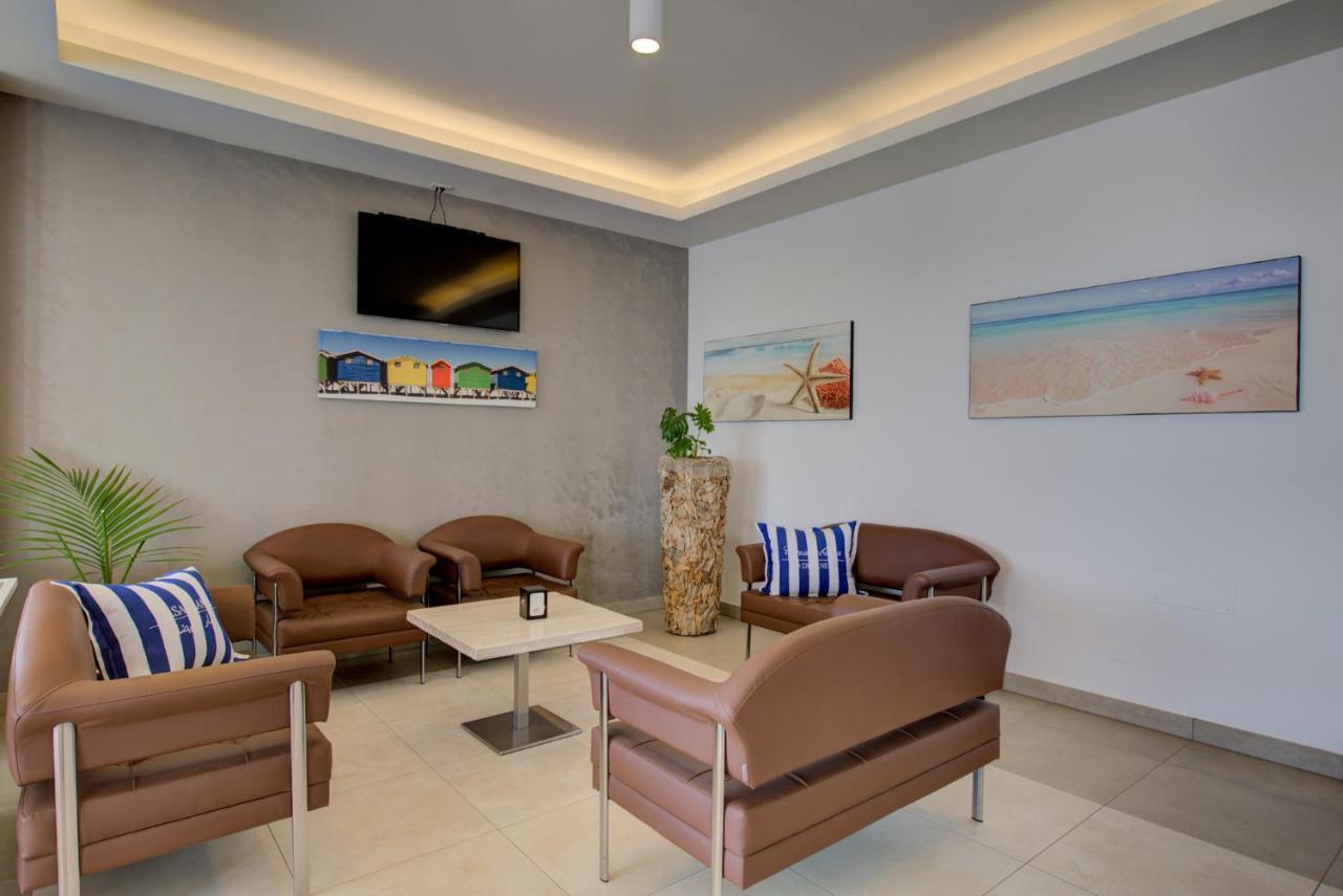 Hotel Alexandra - Beach Front - Healthy Xxl Breakfast & Brunch Until 12 30 - Parking Included Misano Adriatico Bagian luar foto
