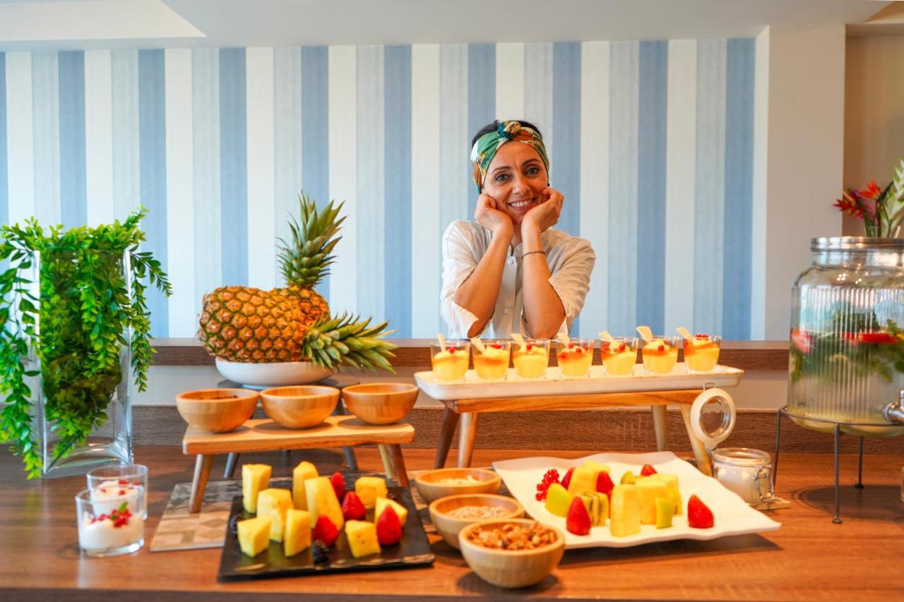 Hotel Alexandra - Beach Front - Healthy Xxl Breakfast & Brunch Until 12 30 - Parking Included Misano Adriatico Bagian luar foto