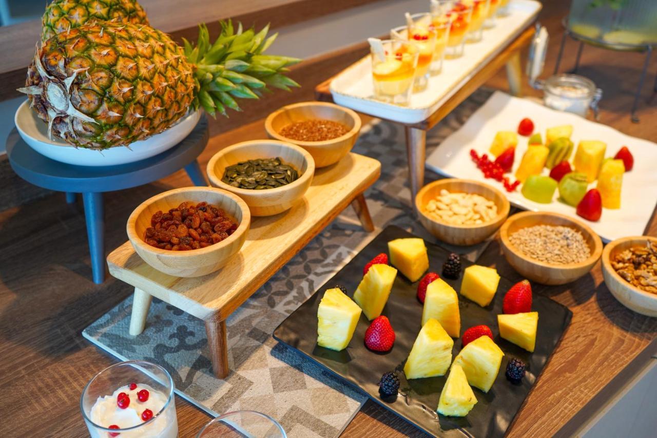 Hotel Alexandra - Beach Front - Healthy Xxl Breakfast & Brunch Until 12 30 - Parking Included Misano Adriatico Bagian luar foto