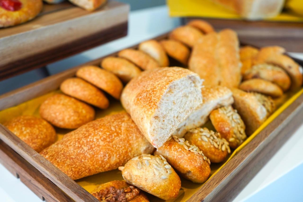 Hotel Alexandra - Beach Front - Healthy Xxl Breakfast & Brunch Until 12 30 - Parking Included Misano Adriatico Bagian luar foto